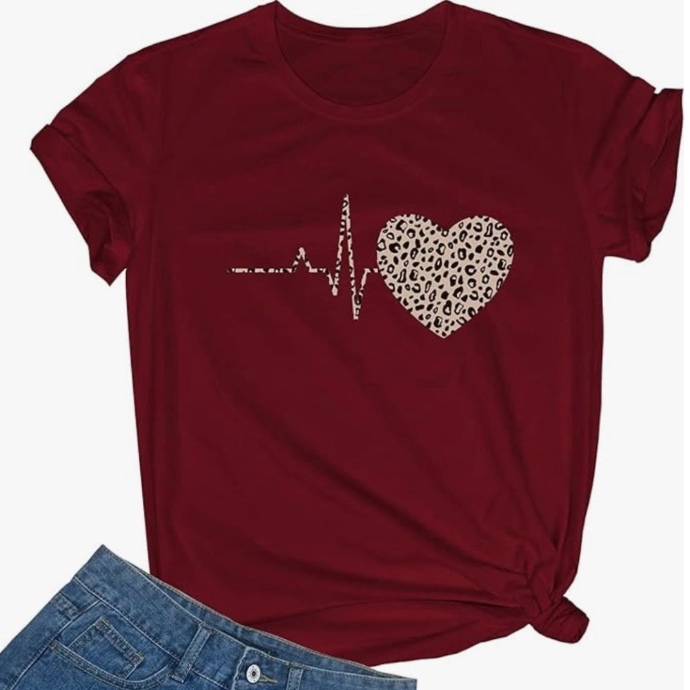 NWOT, Graphic Tees, size small